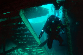 Richie Kohler dives a shipwreck off the coast of Florida